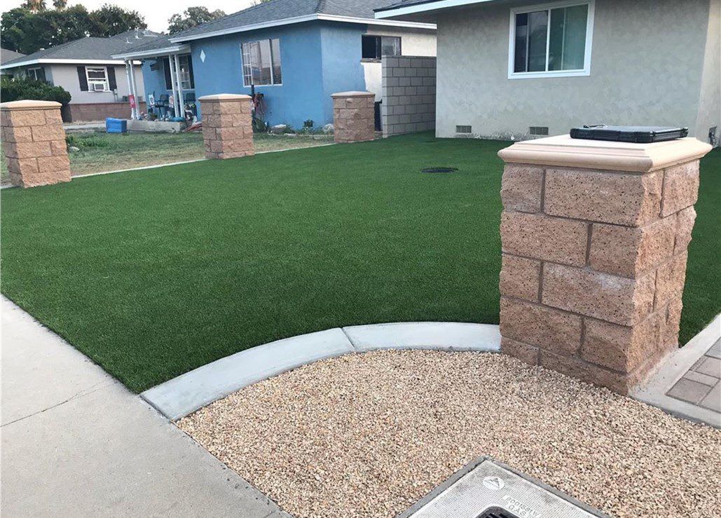 Artificial Grass Landscapes for Putting Greens, Play & Pets Areas, Irvine