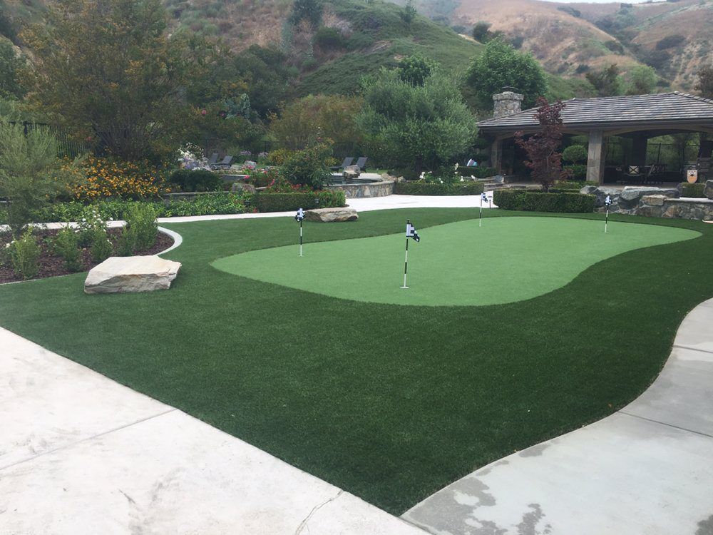 Artificial Grass Landscapes for Putting Greens, Play & Pets Areas, Irvine